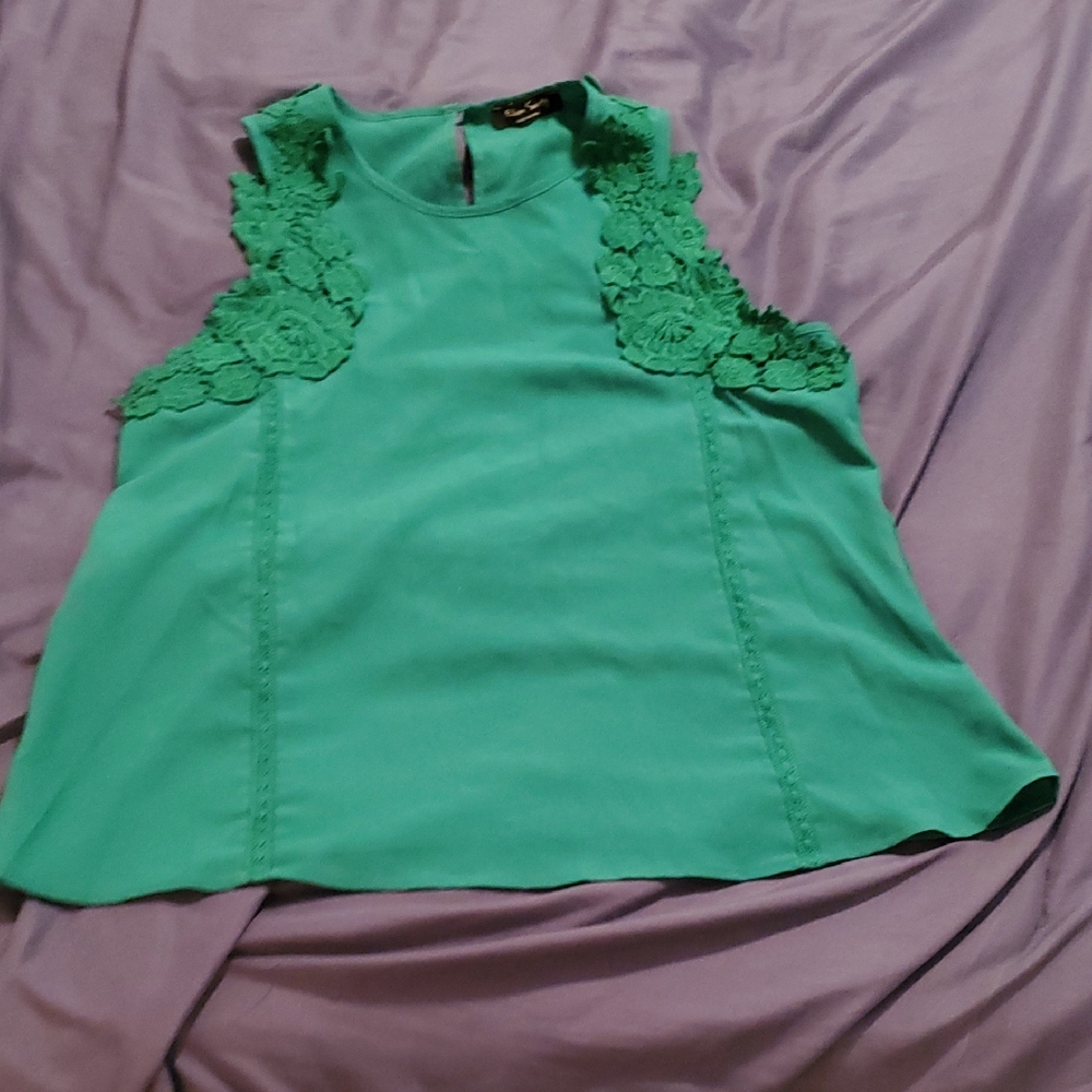 Chic Teal Lace Accent Women's Tank Top